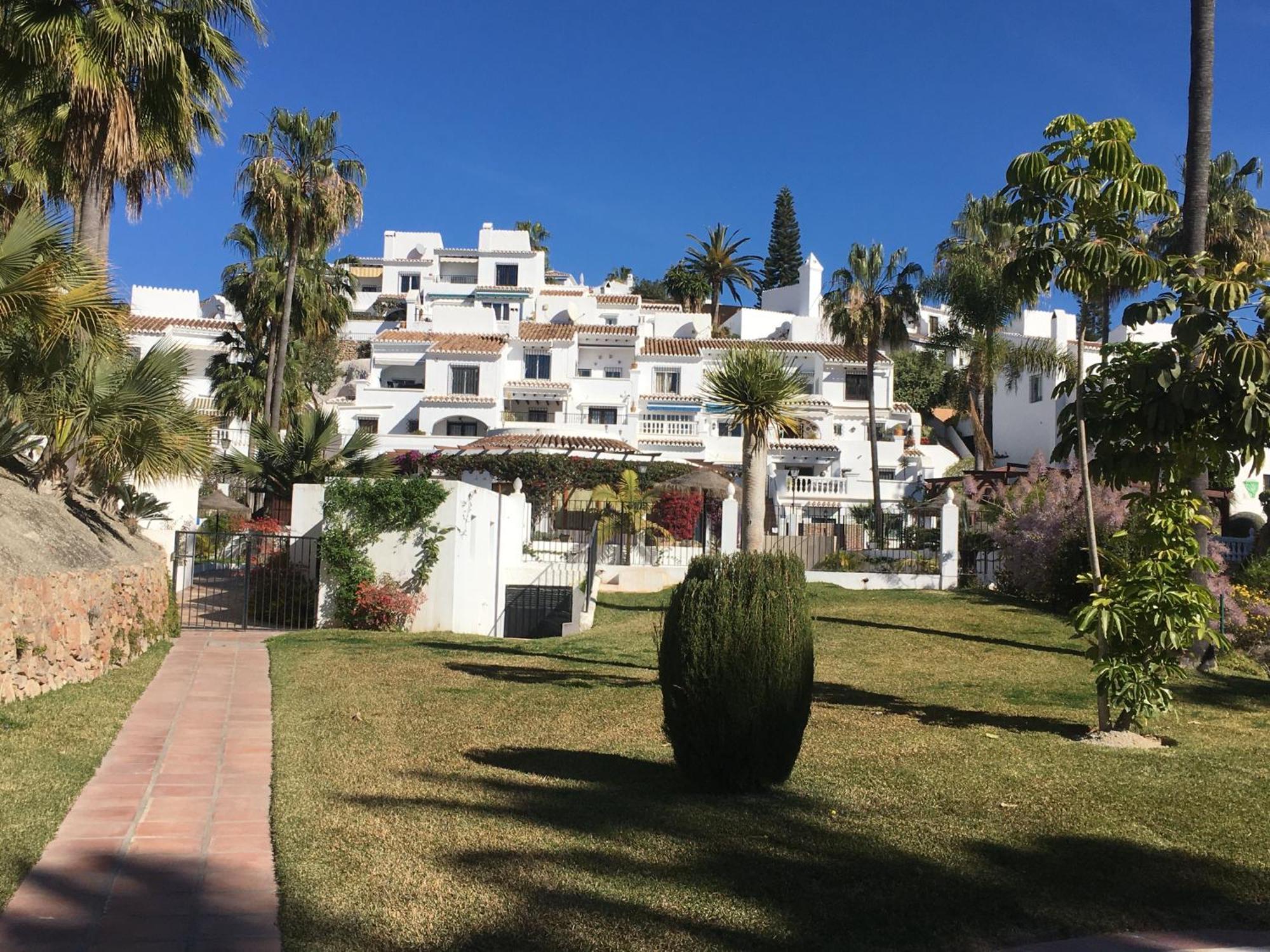 Hébergement de vacances Stunning 3 Bedroom With Sea Views