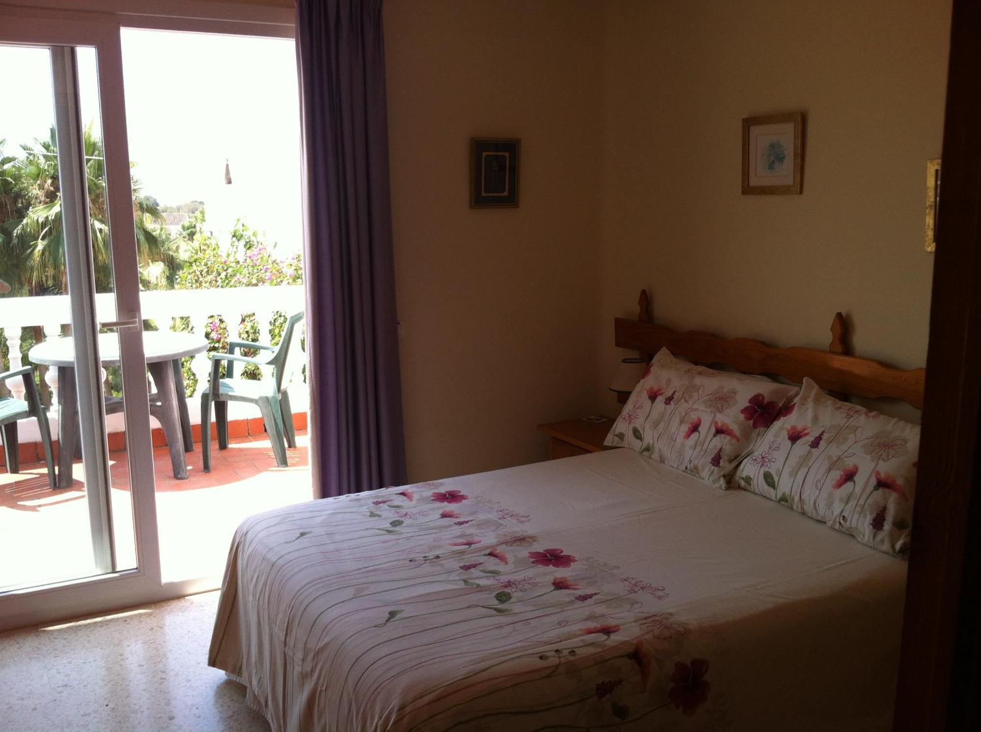 Stunning 3 Bedroom With Sea Views Hébergement de vacances Nerja
