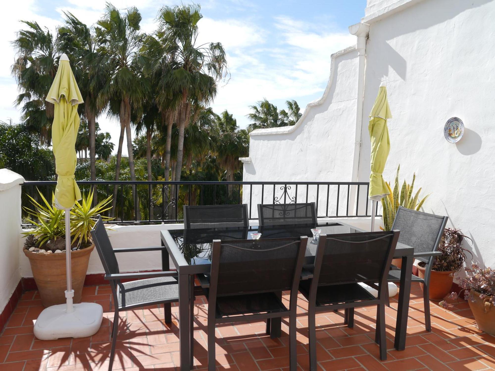 Holiday home Stunning 3 Bedroom With Sea Views *