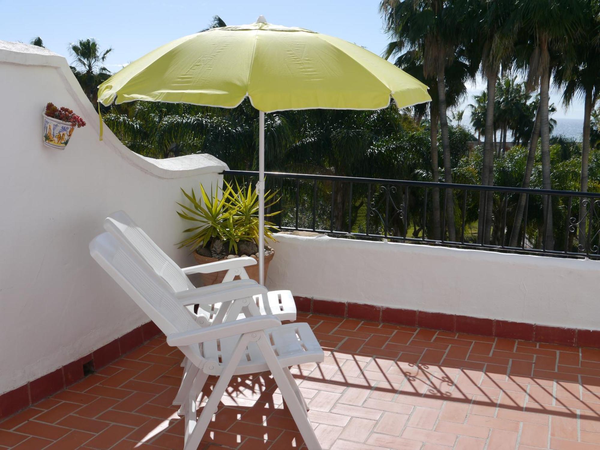 Stunning 3 Bedroom With Sea Views *